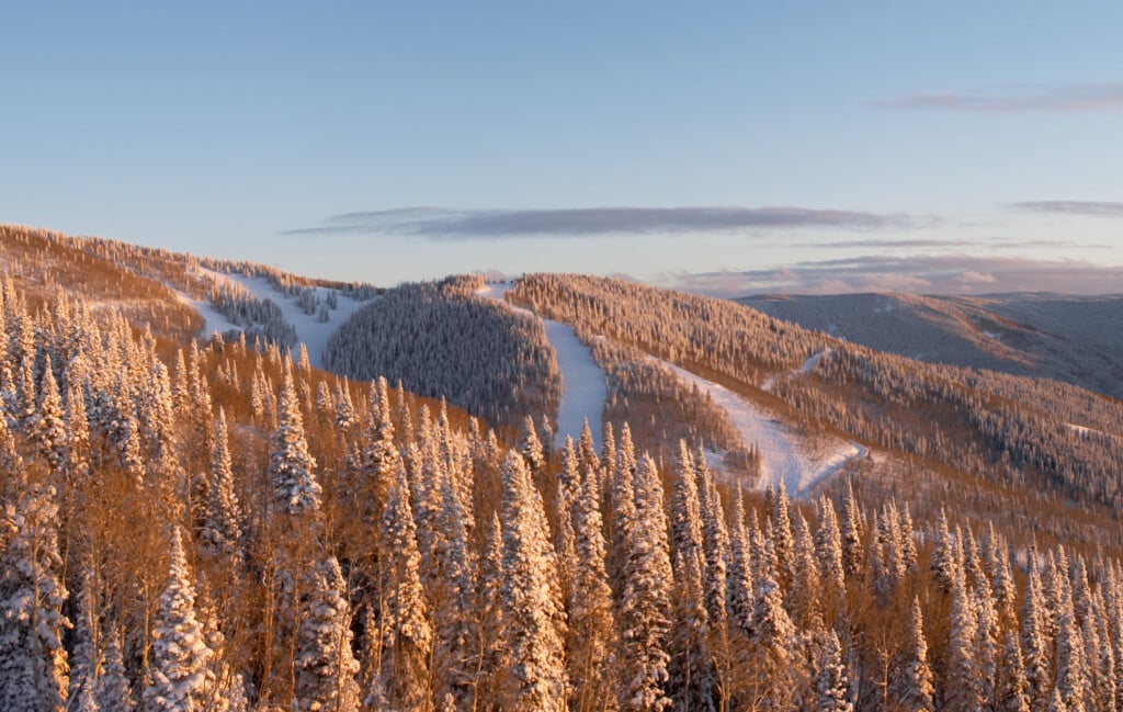 Panorama,of,ski,slopes,at,winter,,steamboat,ski,resort,,colorado,